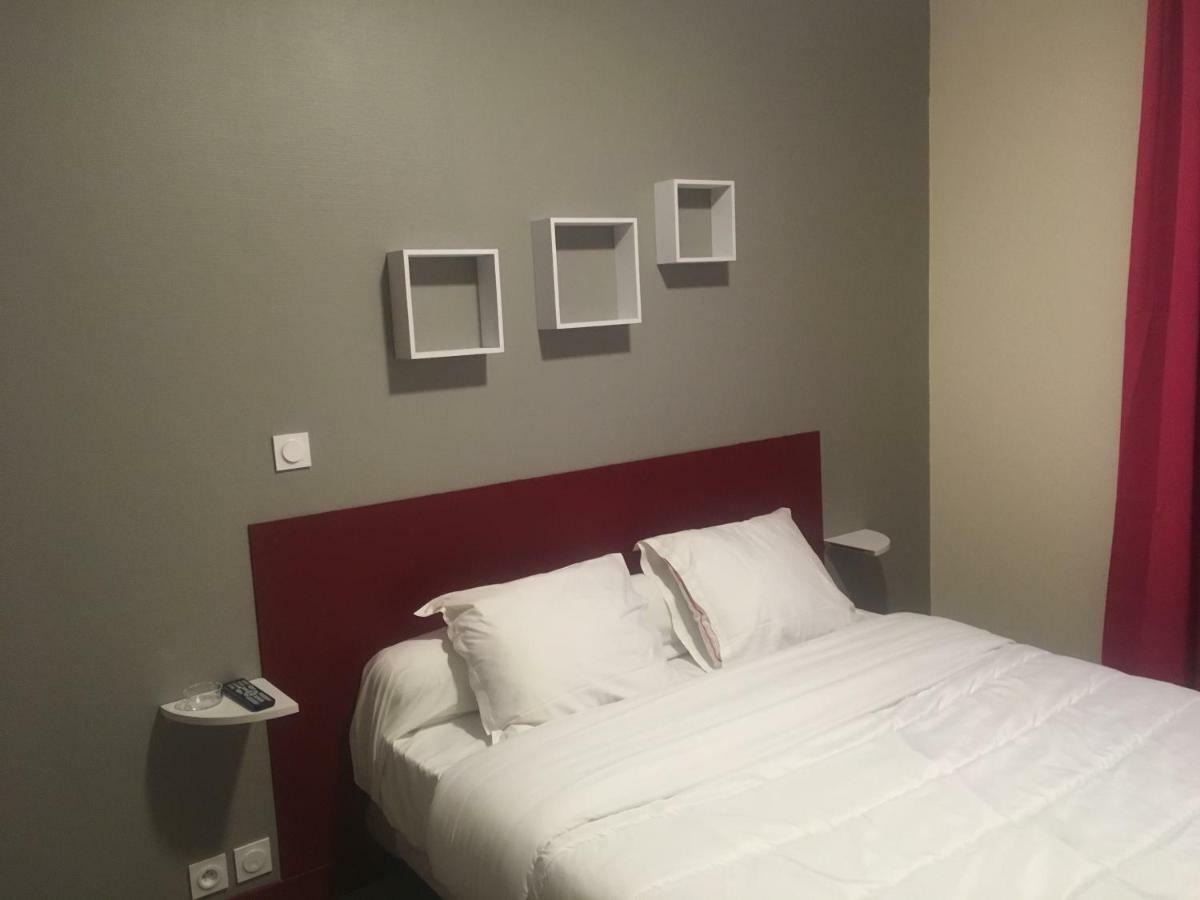 Hotel De Strasbourg อุลเน-ซู-บัว ภายนอก รูปภาพ