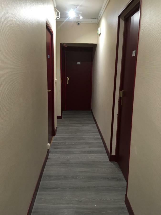 Hotel De Strasbourg อุลเน-ซู-บัว ภายนอก รูปภาพ