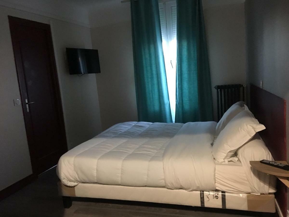 Hotel De Strasbourg อุลเน-ซู-บัว ภายนอก รูปภาพ