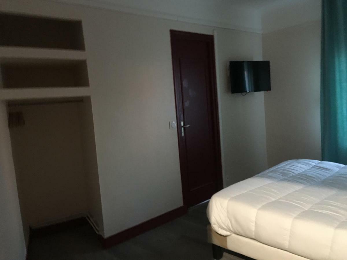Hotel De Strasbourg อุลเน-ซู-บัว ภายนอก รูปภาพ